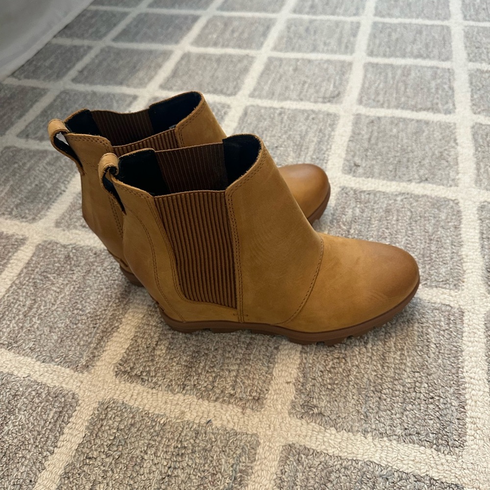 Sorel Joan of Arctic Wedge Chelsea Boots